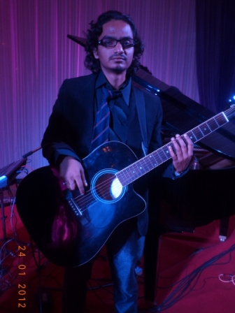 male guitar players gurgaon