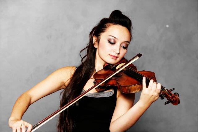 female violin player gurgaon